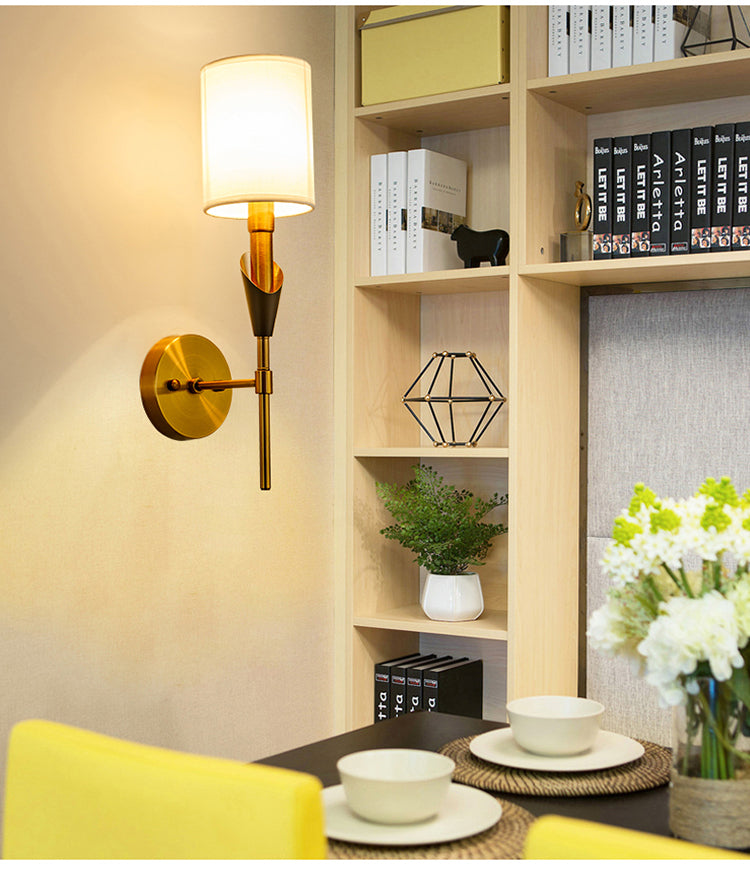 LILI Simple Wall Lamp