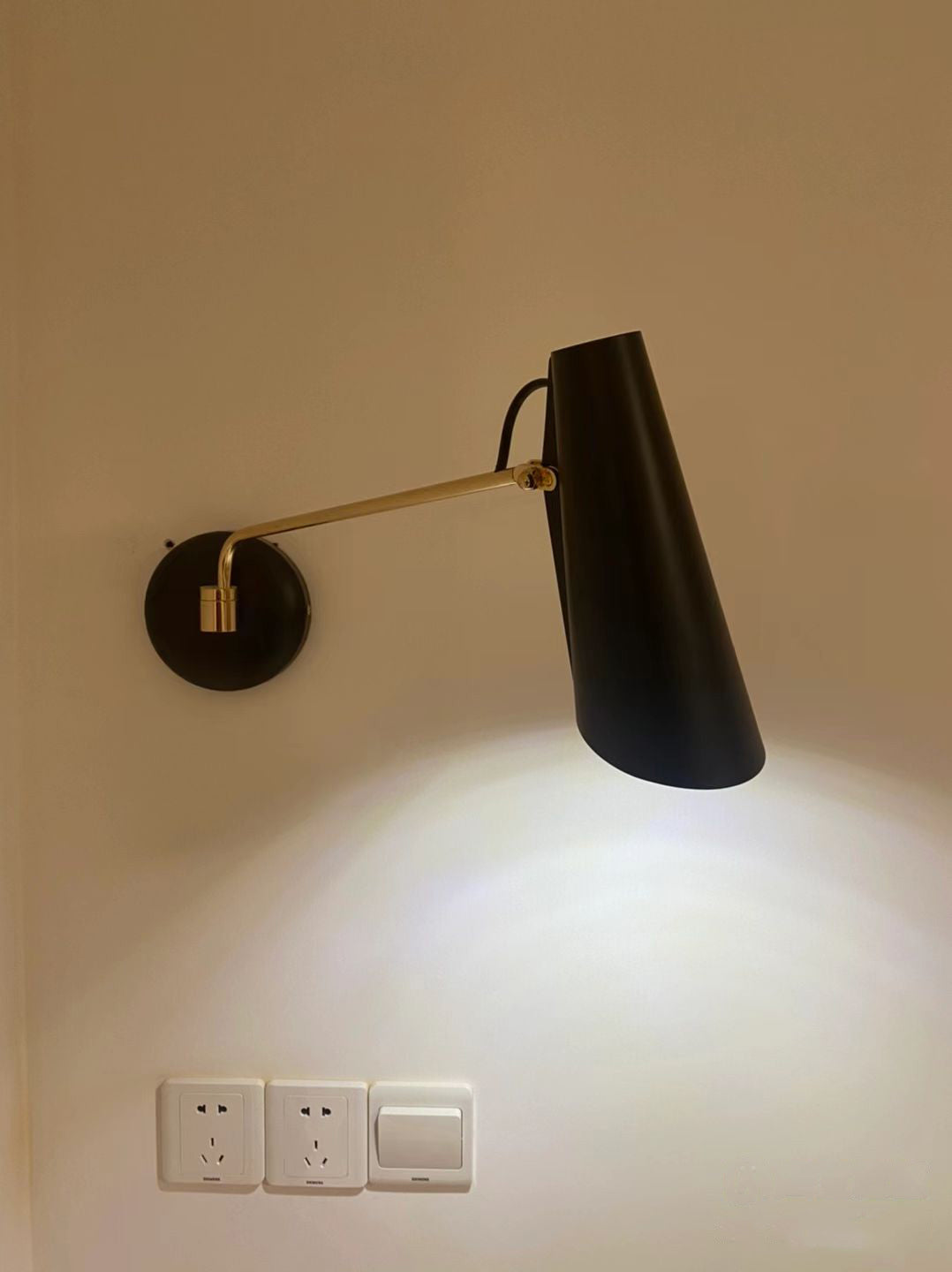 INS Wind Wall Lamp