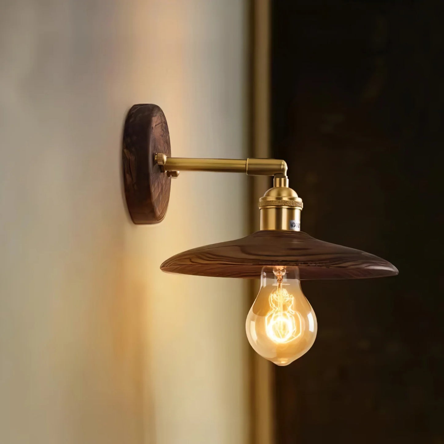 Horn Wood Wall Lamp