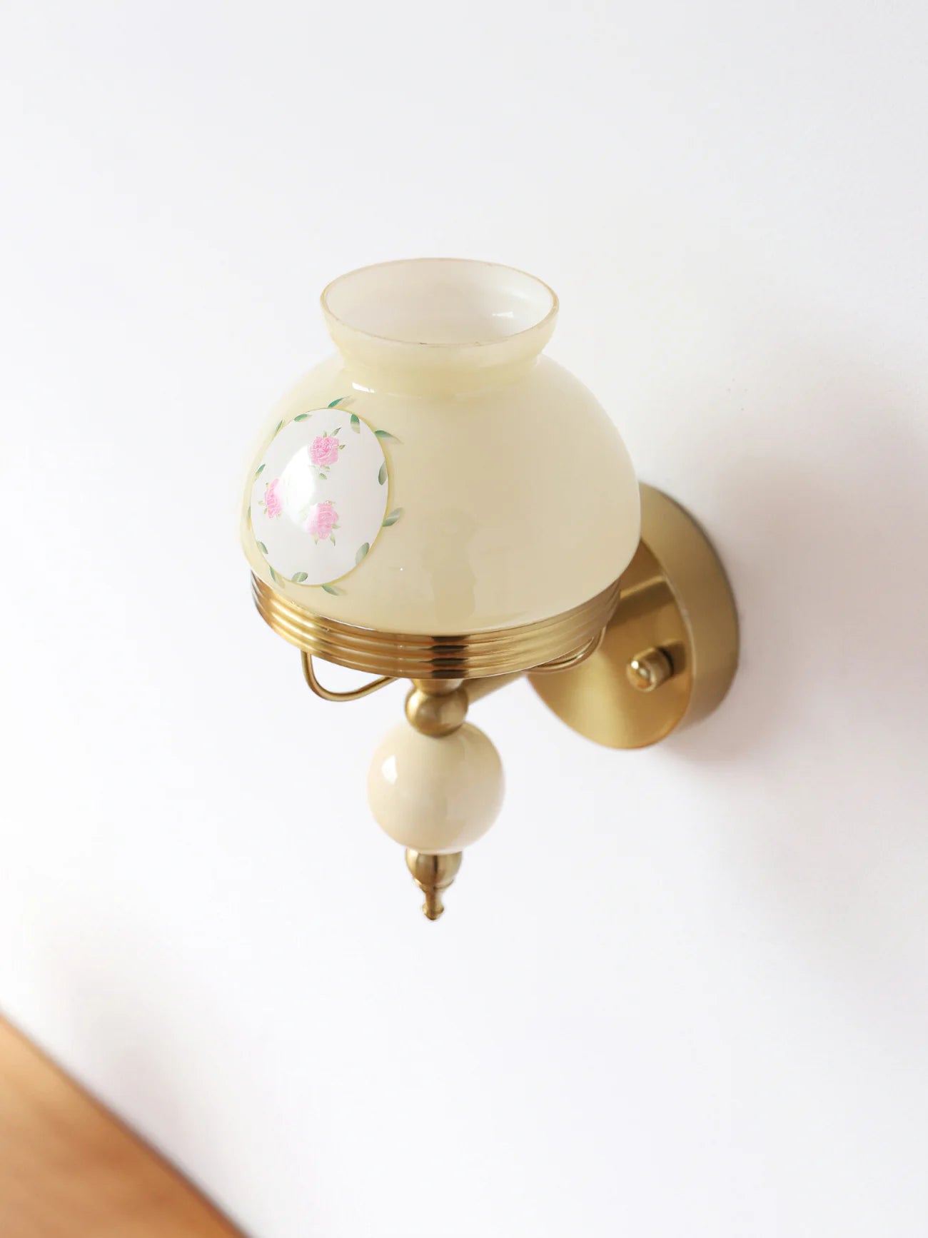 LE Rice White Glass Wall Lamp