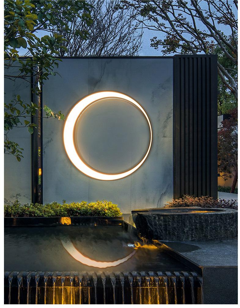 Crescent Outdoor Wall Lamp