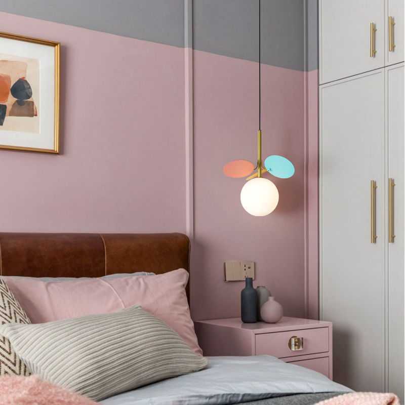 Three Leaf Flower Pendant Light