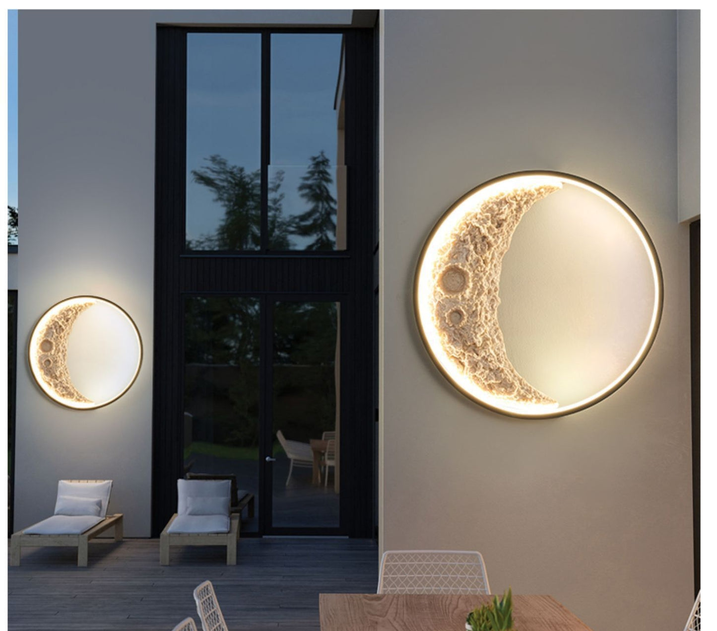New Moon Wall Lamp