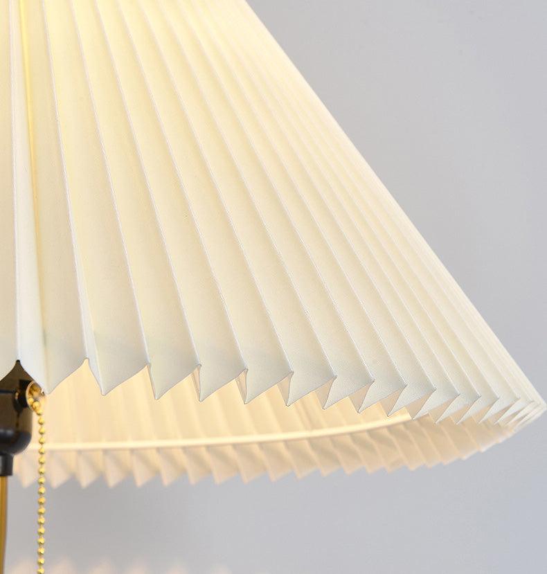 White Pleated Vintage Table Lamp