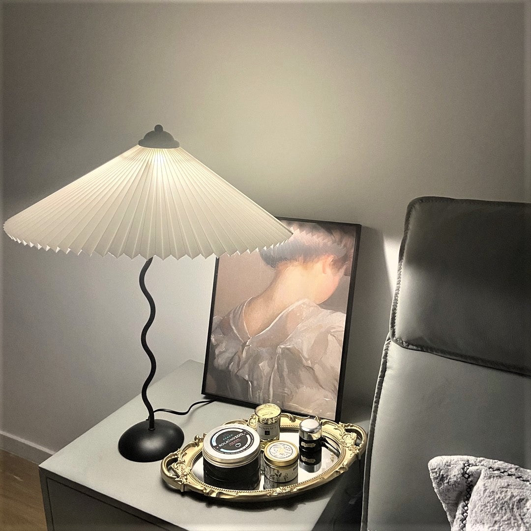 White Pleated Vintage Table Lamp