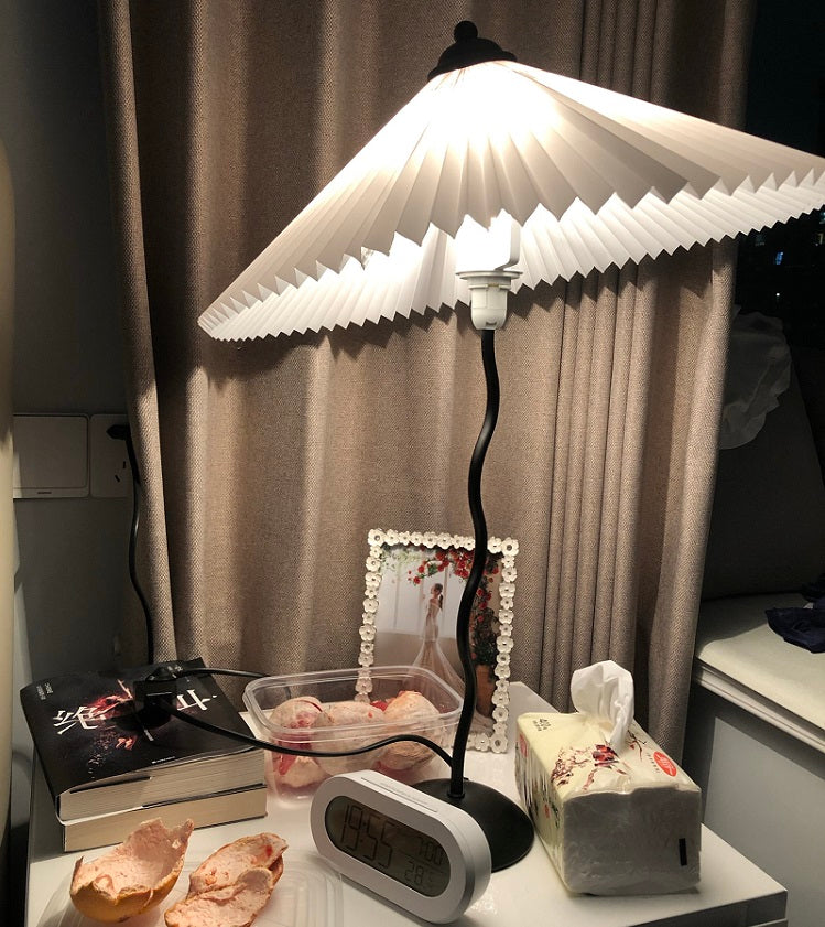 White Pleated Vintage Table Lamp