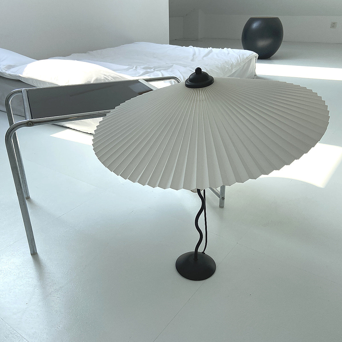 White Pleated Vintage Table Lamp