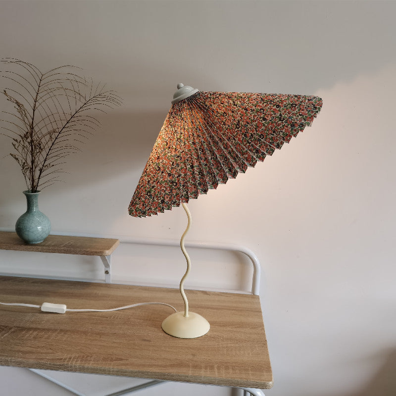 White Pleated Vintage Table Lamp