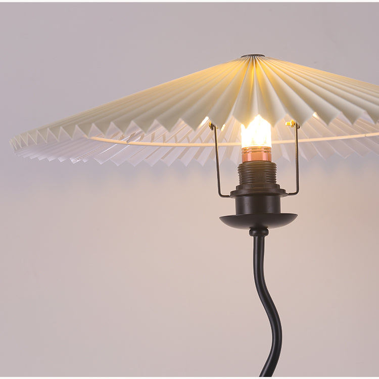 White Pleated Vintage Table Lamp