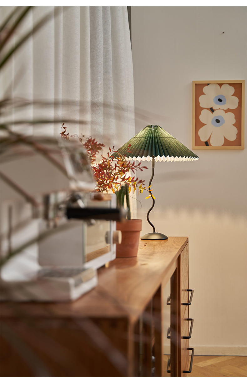 White Pleated Vintage Table Lamp