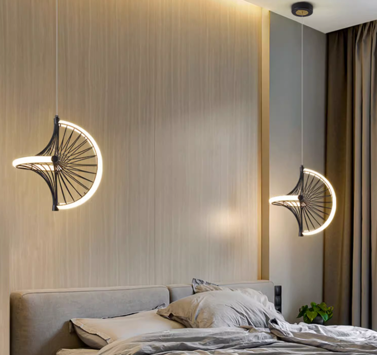 Fan-shaped Pendant Light