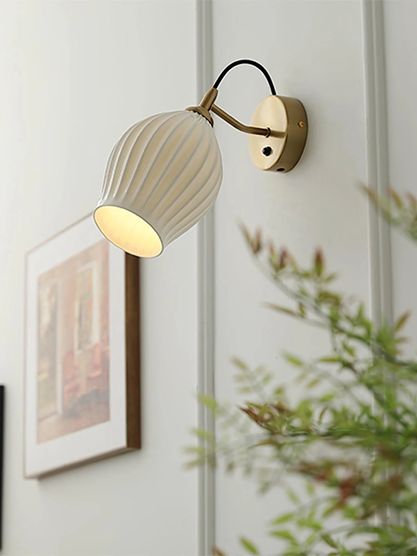 Ceramic Ribbed Flower Wall Lamp