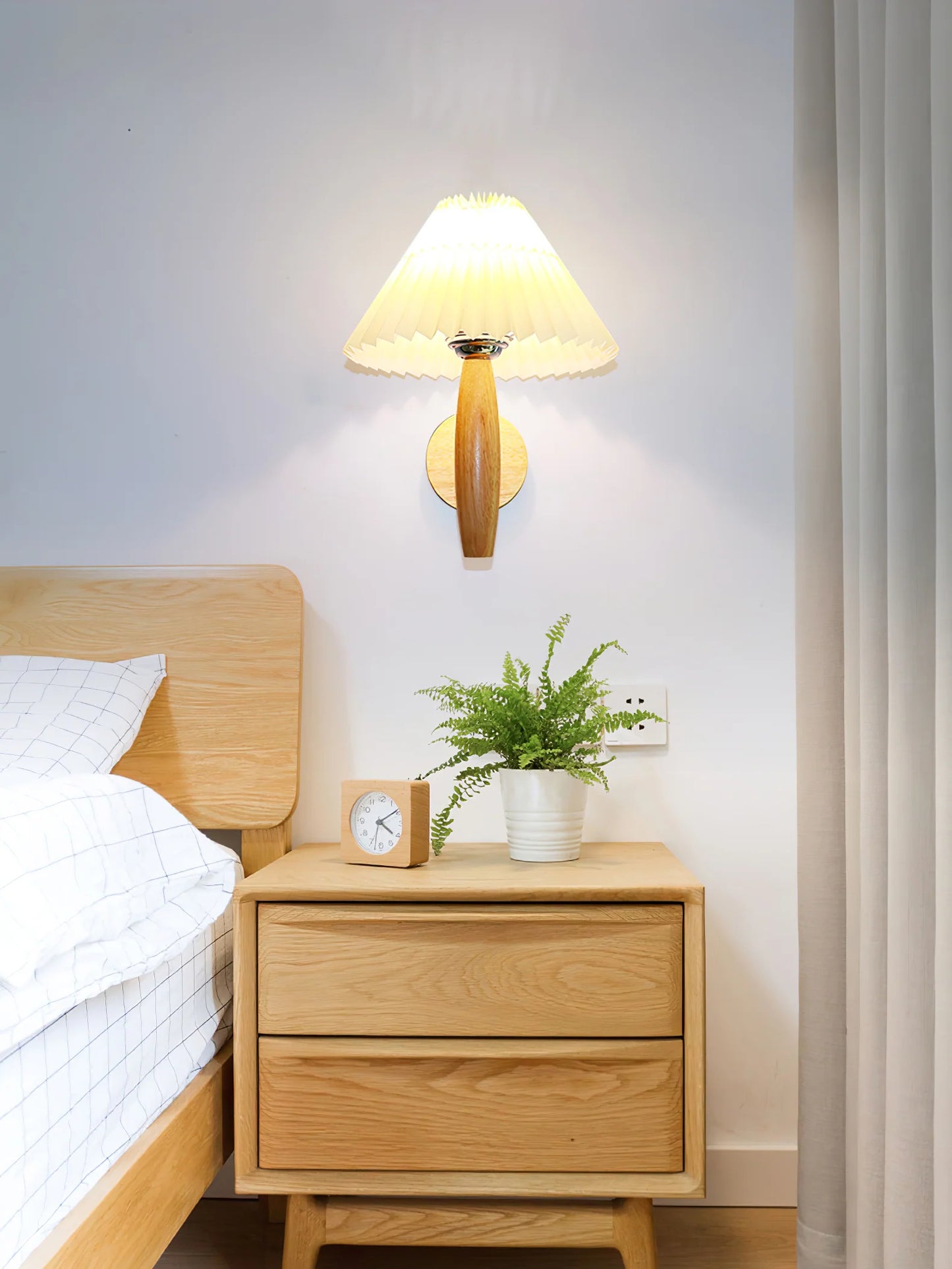 Pleated Mushroom Wall Lamp