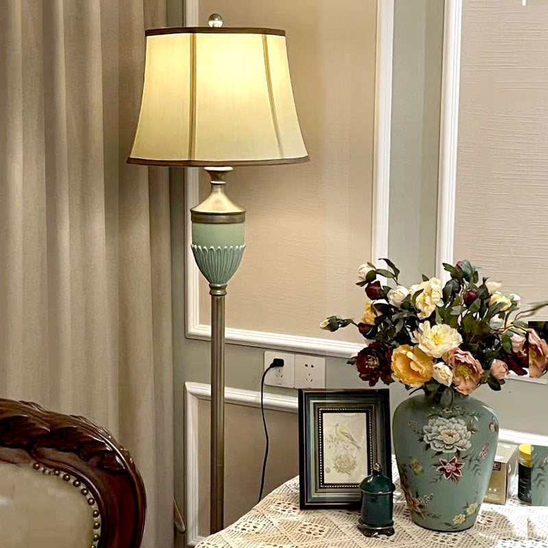 Integrated Minimalist Floor Lamp
