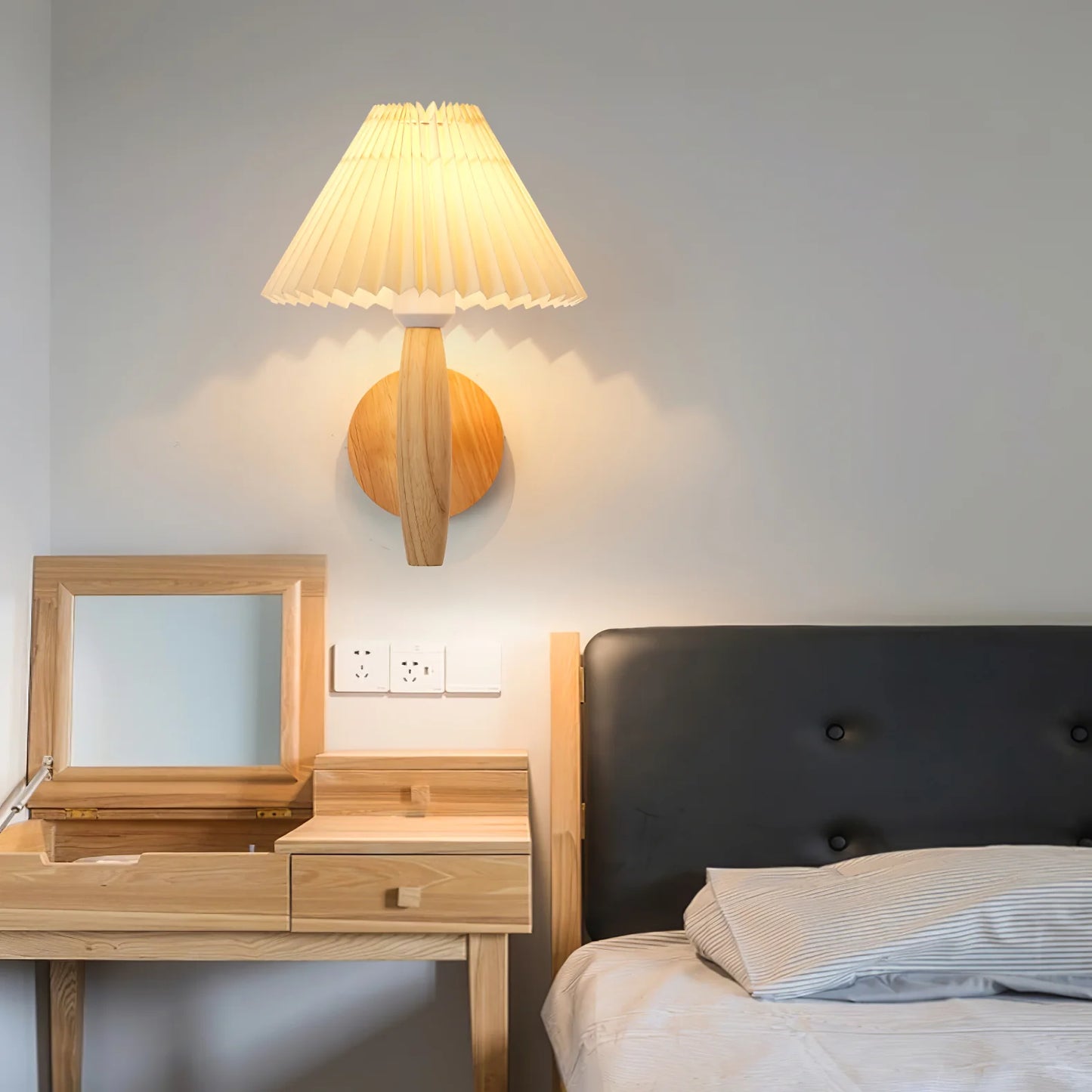 Pleated Mushroom Wall Lamp