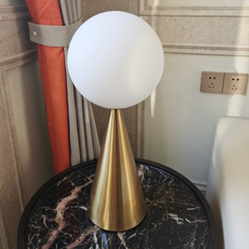Bilia Glass Bolle Table Lamp