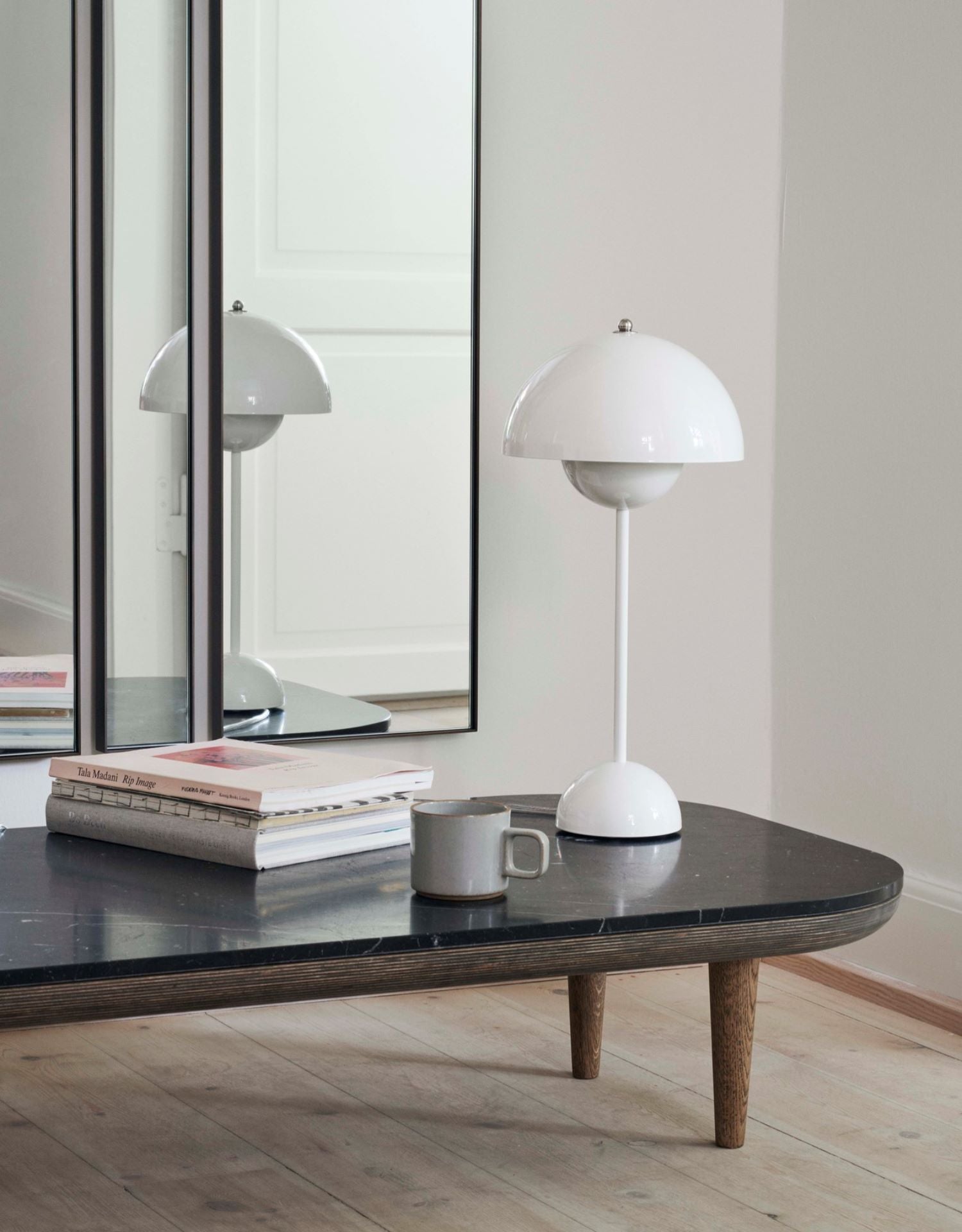 Flowerpot Metal Table Lamp