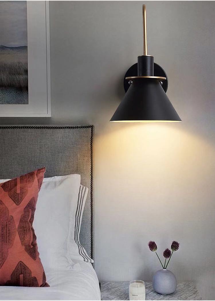 Horn Type Metal Wall Lamp