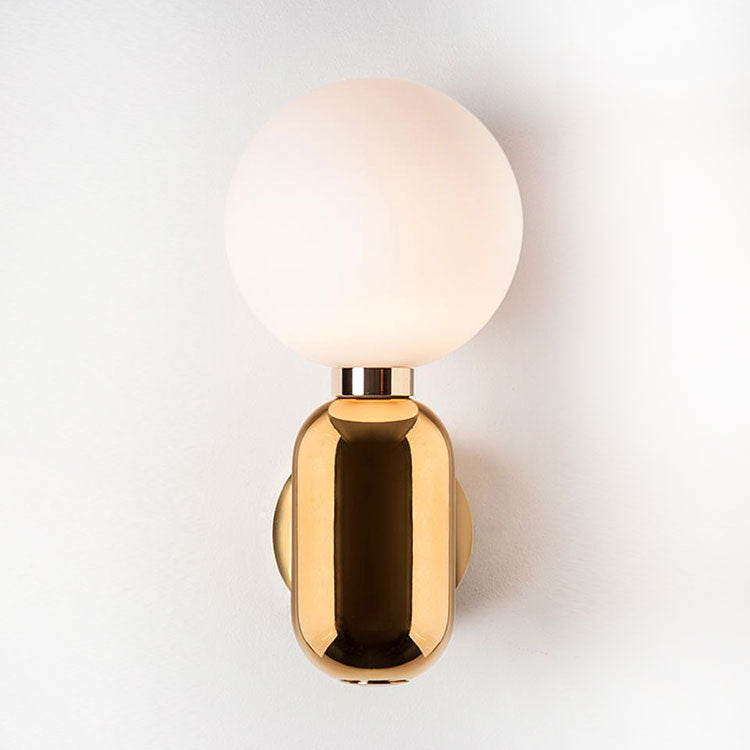 replica parachilna aballs wall Light